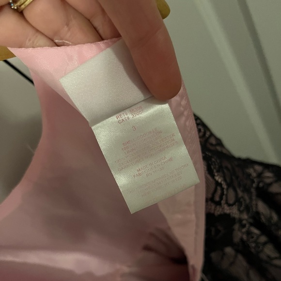 Girls fancy lace dress - pink and black - size 3 - Picture 4 of 7